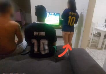 apuesta a su novia en un partido de fútbol